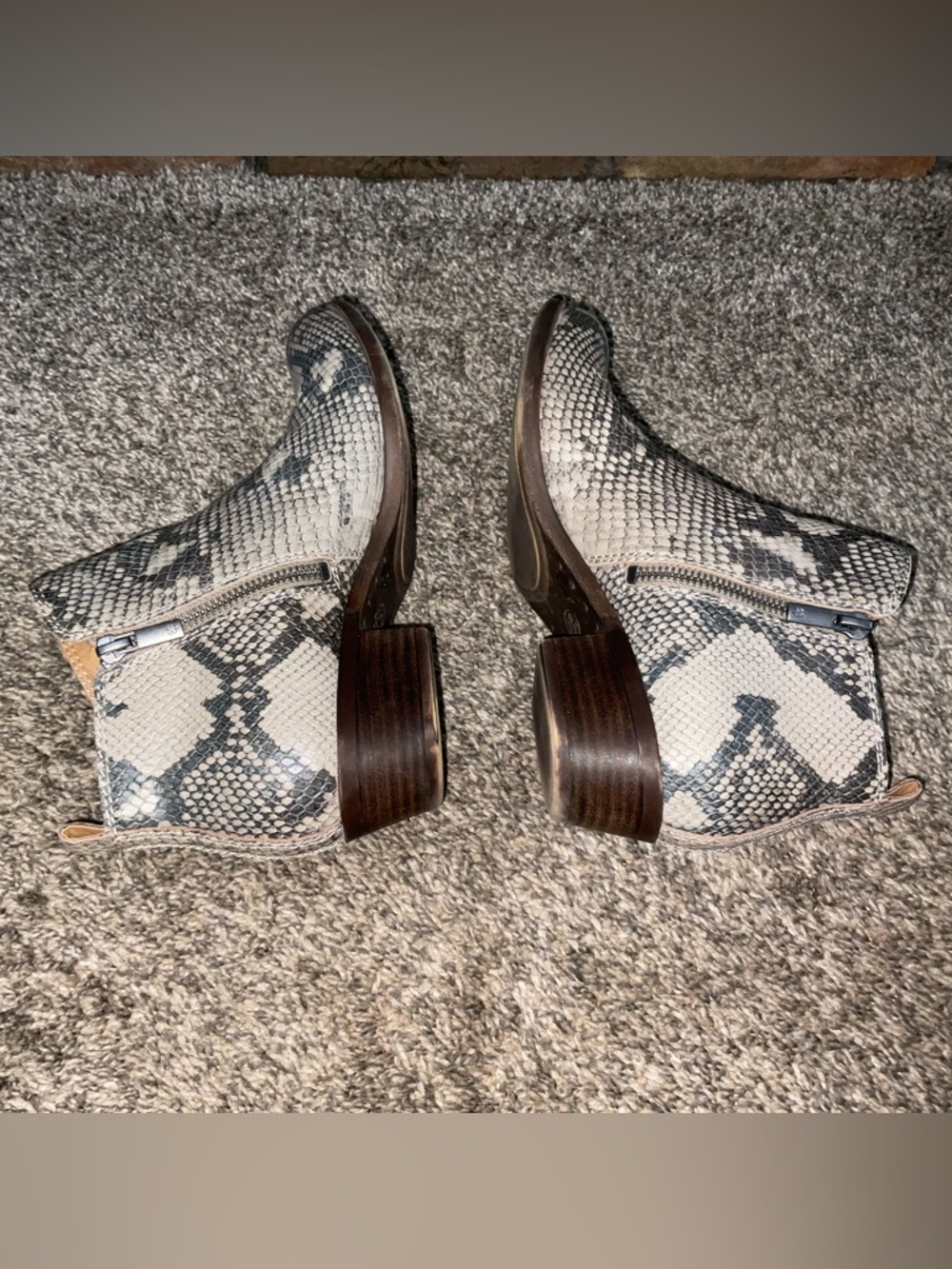 Lucky Brand Basel Snake-Print Ankle Booties in Beige and Gray 8M - Picture 4 of 8
